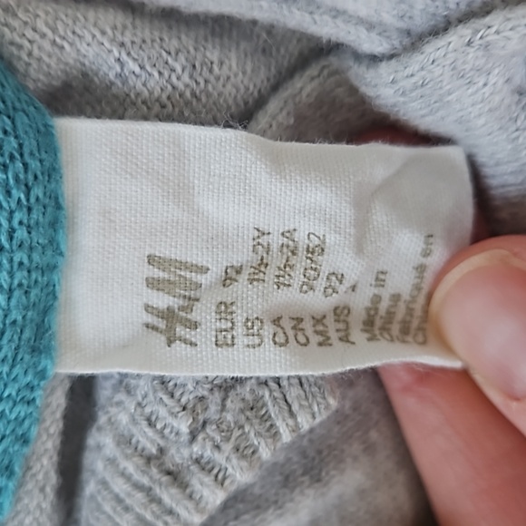 H&M pom pom cardigan - Picture 2 of 3